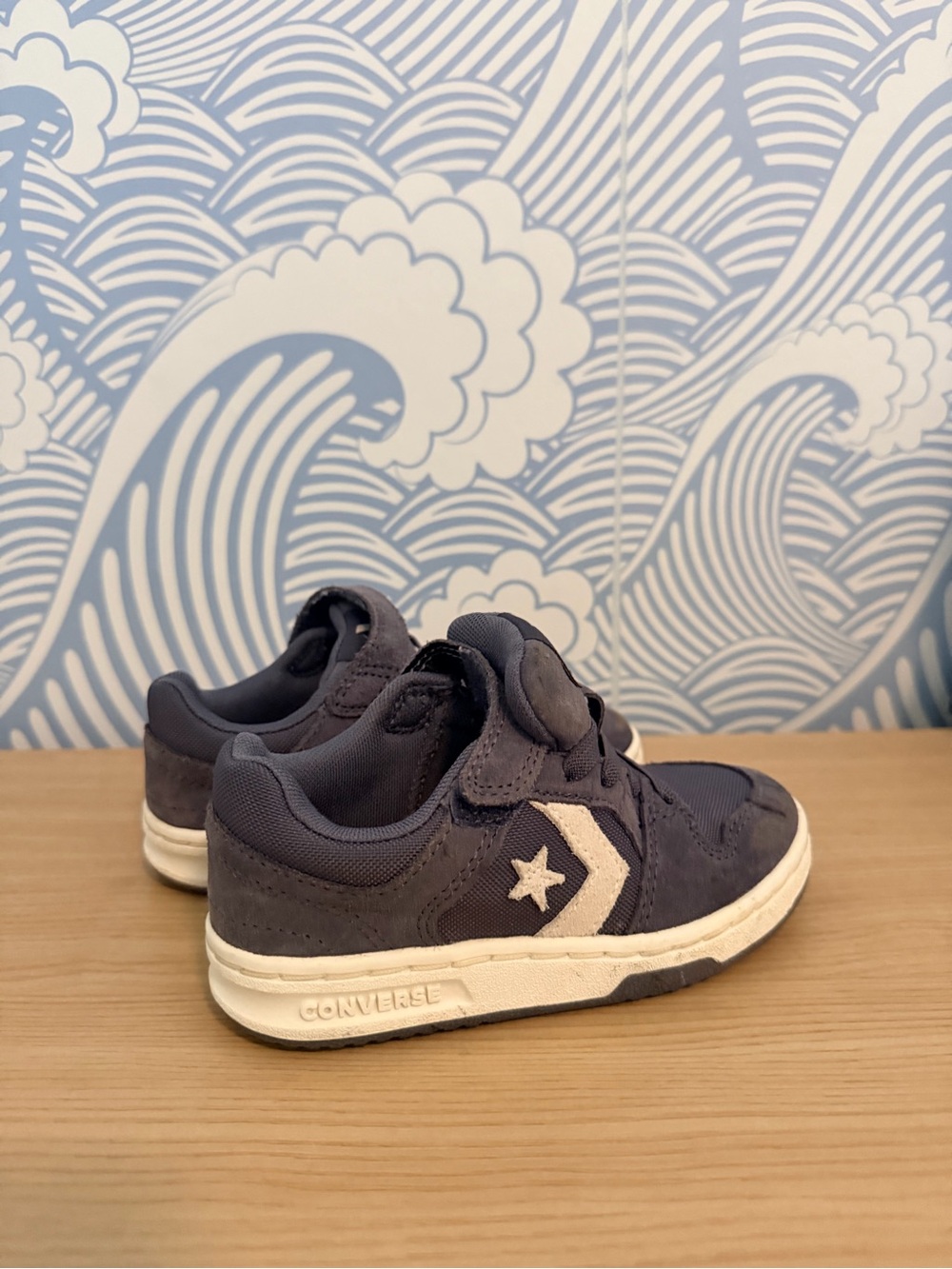Converse Kids Low-Top Sneakers in Charcoal Gray with White Star Chevron